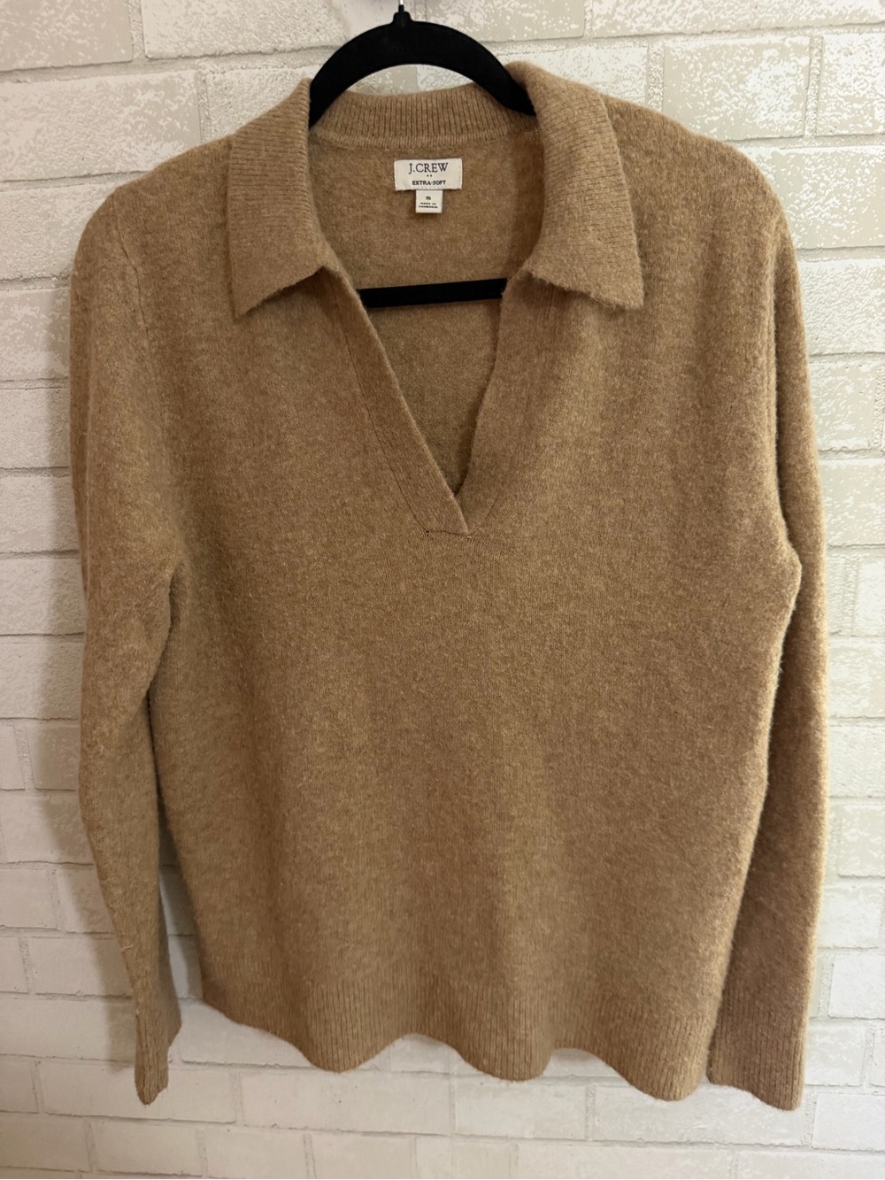 J. Crew Women’s Camel V-Neck Collar Sweater S #3130